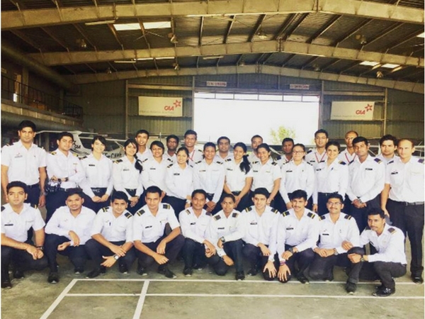 इंस्‍टाग्राम पर साझा की ग्रुप फोटो 