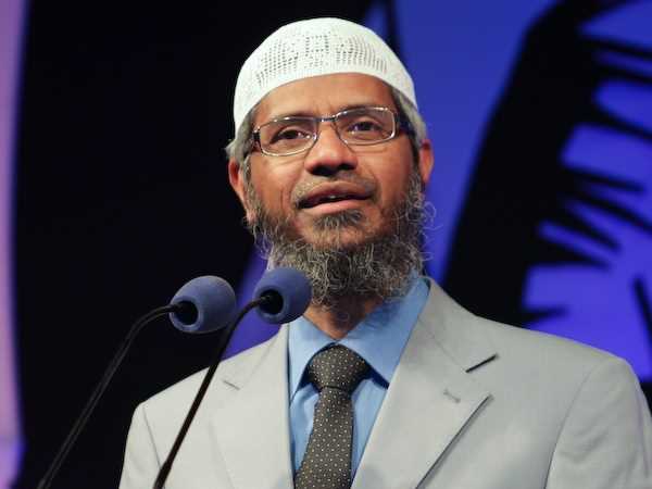 धर्म और देवी-देवताओं पर भड़काने वाली टिप्पणी धर्म और देवी-देवताओं पर भड़काने वाली टिप्पणी