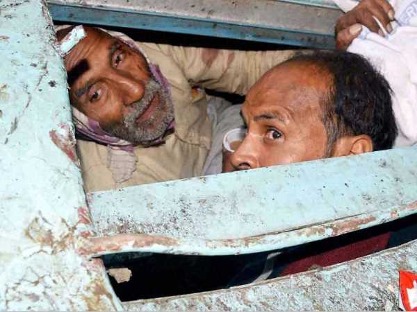 जो बाहर आए उन्होंने दूसरों को निकाला