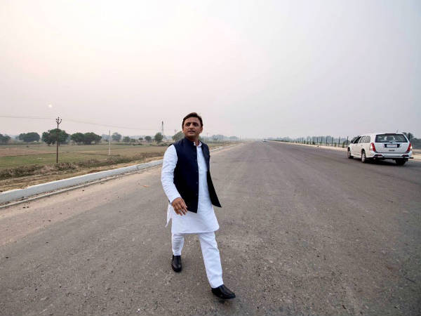 बिना विवाद 30,000 किसानों ने दी जमीन बिना विवाद 30,000 किसानों ने दी जमीन