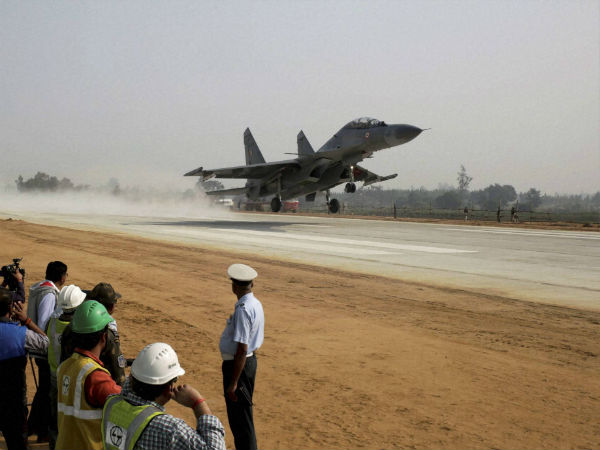 जेट उतरेंगे पर यातायात नहीं रुकेगा जेट उतरेंगे पर यातायात नहीं रुकेगा