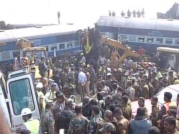 ढाई साल के बच्चे के मां-बाप गुजर गए