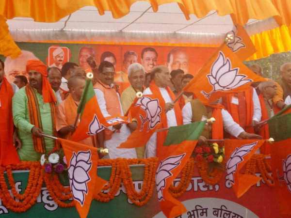 हर चुनाव में दिखती है किसी एक की लहर