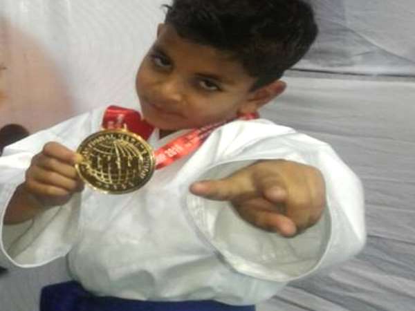 ऐसे खराब माहौल में भी जूझता रहा हाशिम