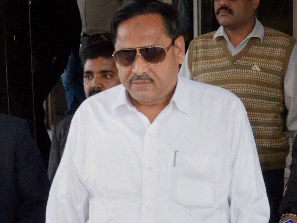 कार्यकर्ताओं में था भारी विरोध