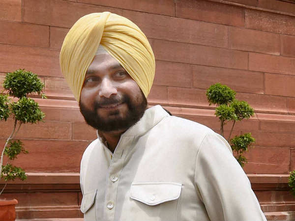Priyanka Gandhi's hand in Congress roping in Navjot Singh Sidhu