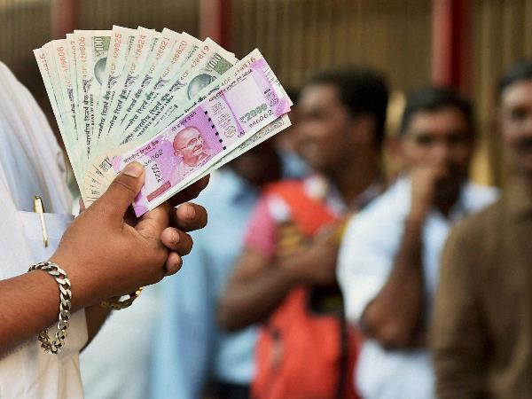 बैंक खातों से जल्द कराएं लिंक