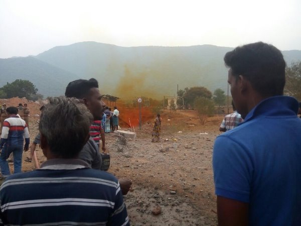 मलबा हटाने का काम जारी