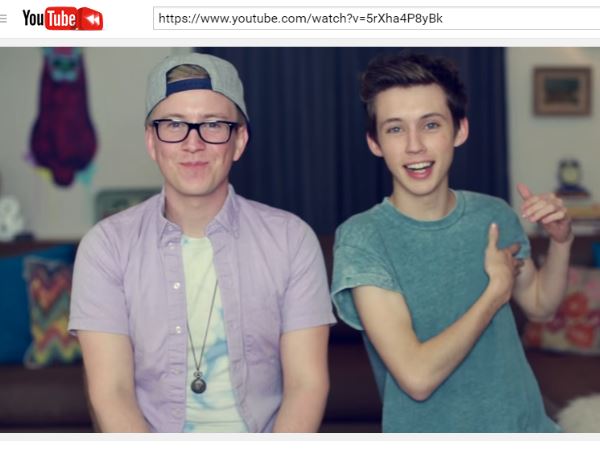 टॉक शो के जरिए 40 करोड़ रुपए तक कमा लेते