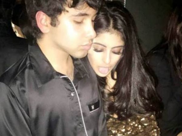 पार्टियों की बेहद शौकीन हैं नव्या