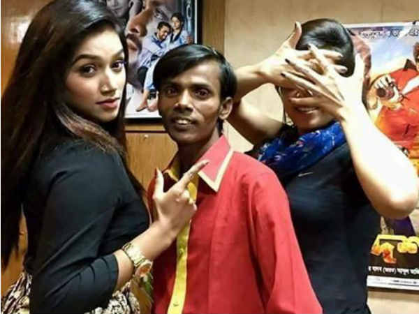 अलोम के साथ काम करने के लिए मरती है लड़कियां