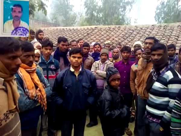 नोटबंदी के चलते गई मजदूर की जान