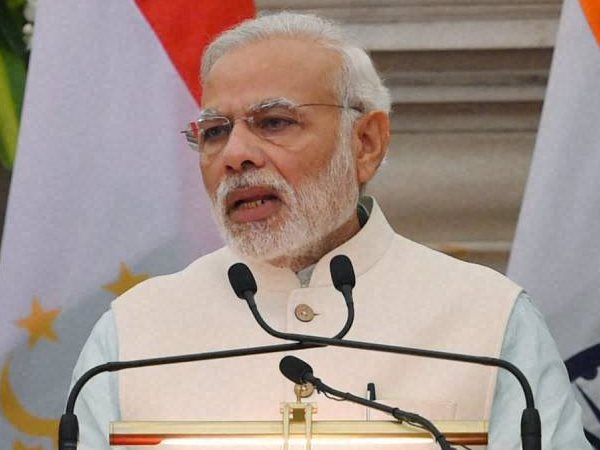 पीएम मोदी ने लिया बड़ा फैसला, 500-1000 के नोट बंद करने का किया ऐलान