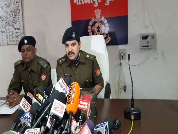 इलाहाबाद की ओर भागे