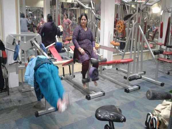 परिजन करते हैं प्रेरित