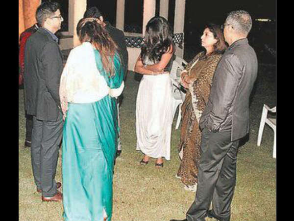 चिरायु अमीन को पुलिस ने जीप में सुला दिया