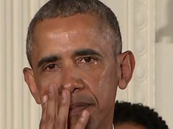 बच्चे की मौत पर रोए ओबामा