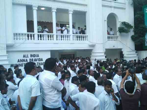 jayalalithaa supporter1