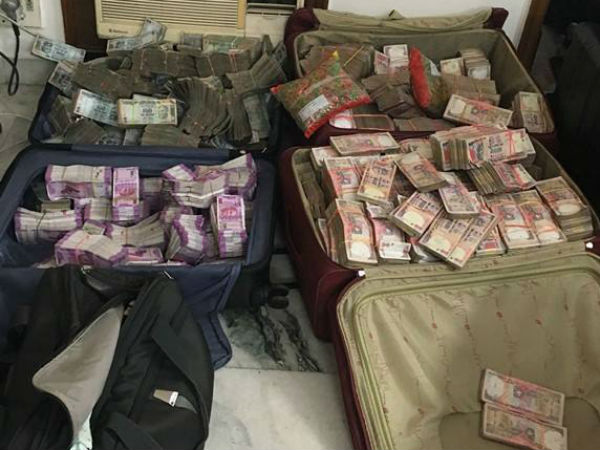 2.5 Crores In New Notes Among Rs. 10 Crore Seized In Raids On South Delhi's Law Firm