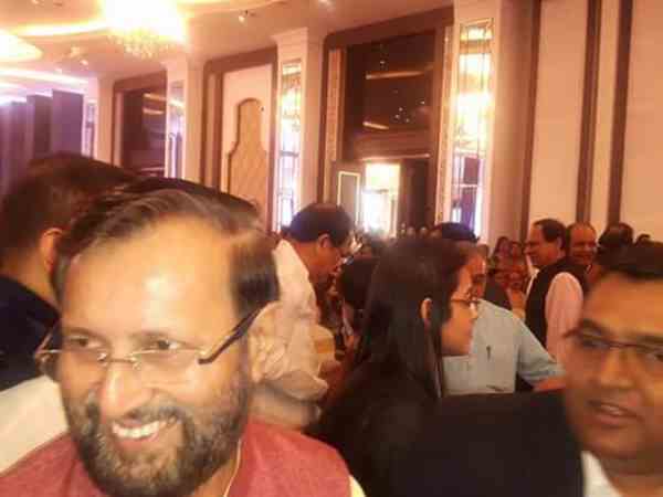 gadkari daughters marriage8