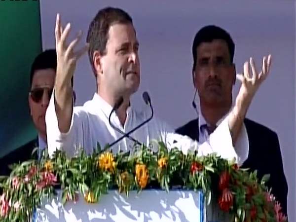 राहुल गांधी ने साधा पीएम मोदी पर निशाना