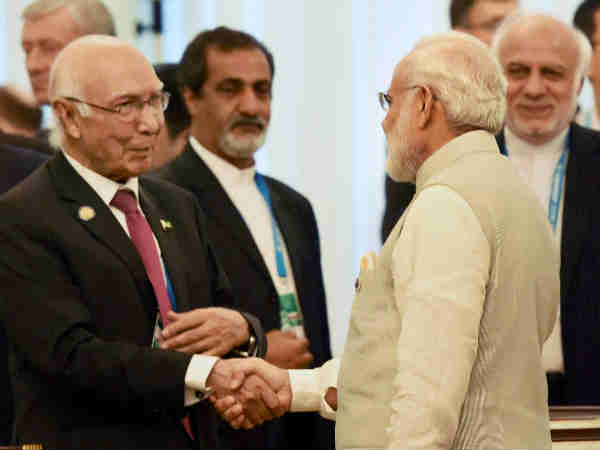 Narendra Modi-Sartaj Aziz handshake in Amritsa