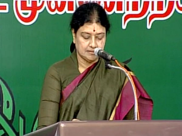 शशिकला नटराजन ने संभाली AIADMK की कमान
