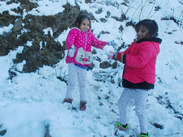 बारिश हुई और बादल छाए रहे