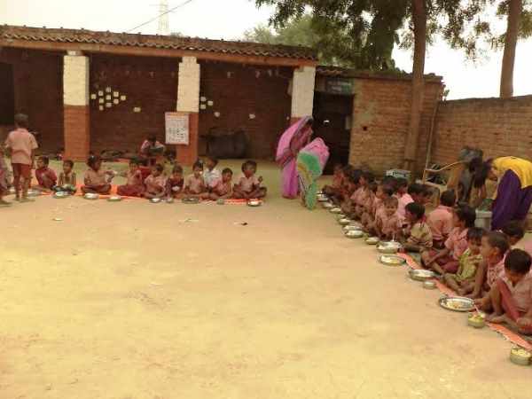 संतोष के मार्गदर्शन पर बबलू 