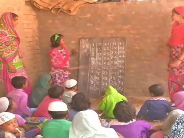 तीनों बहनों ने कायम की मिसाल