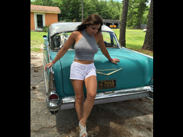  खुश रहकर खुद को रखती है फिट 