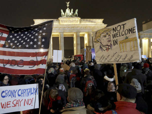 अमेरिका में कितने लोग 