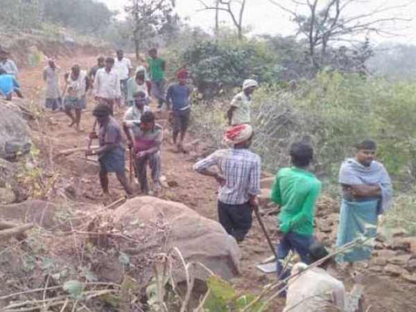 15 दिन में पहाड़ियों को काटकर बनाया 2 किलोमीटर का रास्ता