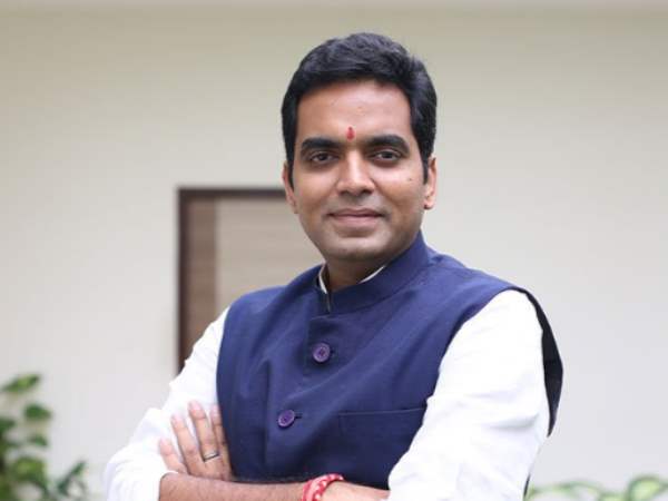 पत्नी के नाम गाजियाबाद में है 54 लाख का घर