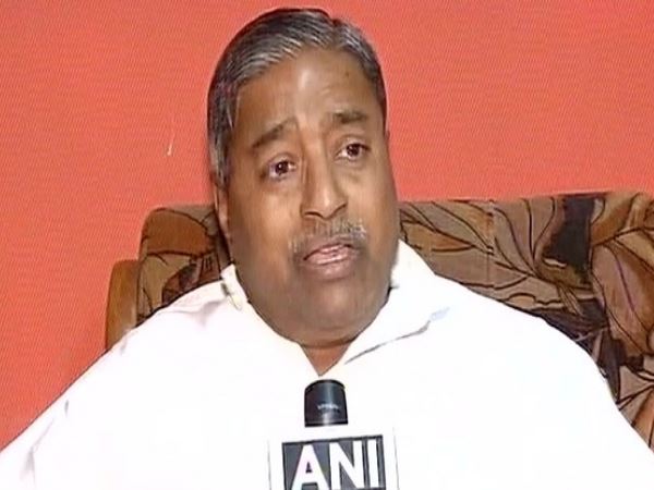  प्रियंका गांधी से ज्‍यादा खूबसूरत महिलाएं स्‍टार प्रचारक हैं