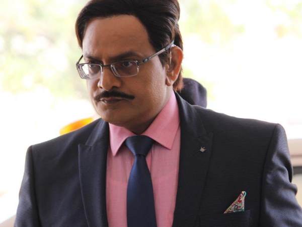 कौन हैं ये दिव्यांग IRS ?