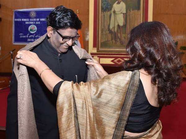 1. राजभवन बन गया है यंग लेडीज क्लब