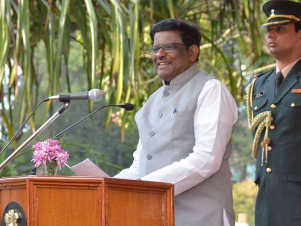 4. 'राज्यपाल की वजह से डिप्टी सेक्रेटरी को पड़ा दौरा'