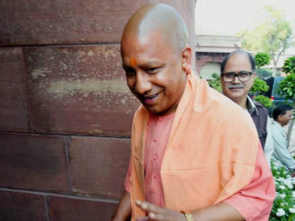 'बीजेपी ने आदित्यनाथ पर किया काला जादू'