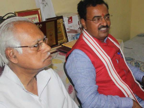 भाजपा कार्यकर्ताओं के विरोध के आगे झुकी पार्टी