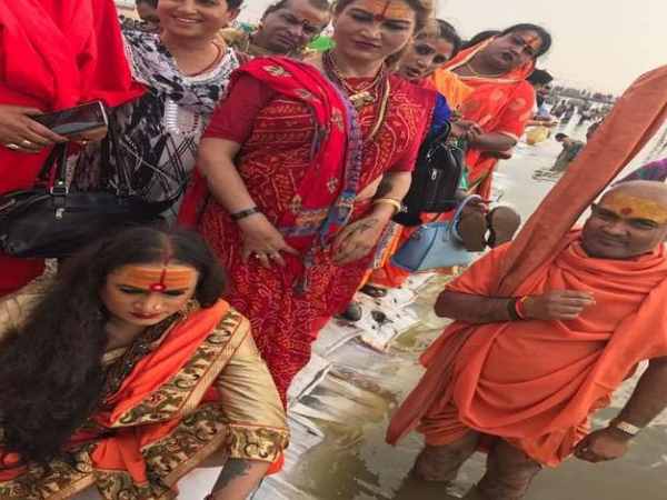 किन्नर संतो ने भी किया स्नान