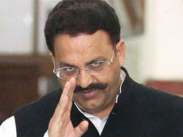 तीन दिन में बदले तीन पार्टियों के पोस्टर