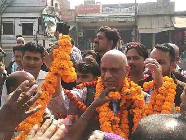 हंडिया विधानसभा सीट से चार बार विधायक रहे हैं राकेश धर त्रिपाठी