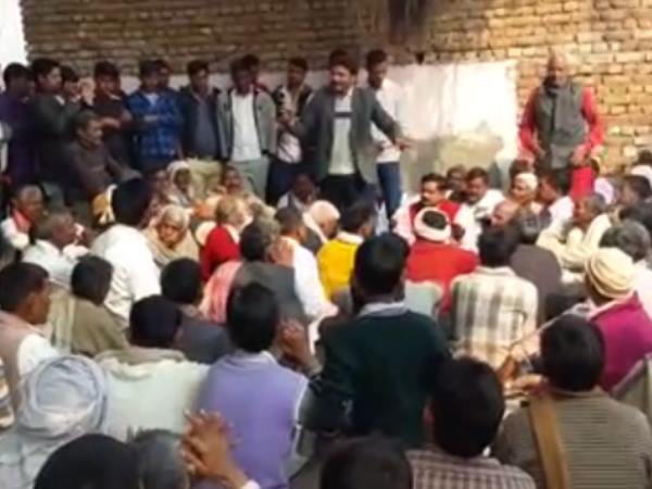 मथुरा: ड्रीमगर्ल के इलाके में किसी दल ने पूरे नहीं किए सपने, मतदाताओं ने दी चेतावनी मथुरा: ड्रीमगर्ल के इलाके में किसी दल ने पूरे नहीं किए सपने, मतदाताओं ने दी चेतावनी