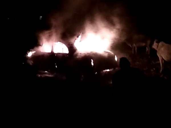 बहराइच: गाने बजाने को लेकर हुआ बवाल, लोग लहूलुहान, गाड़ी आग के हवाले