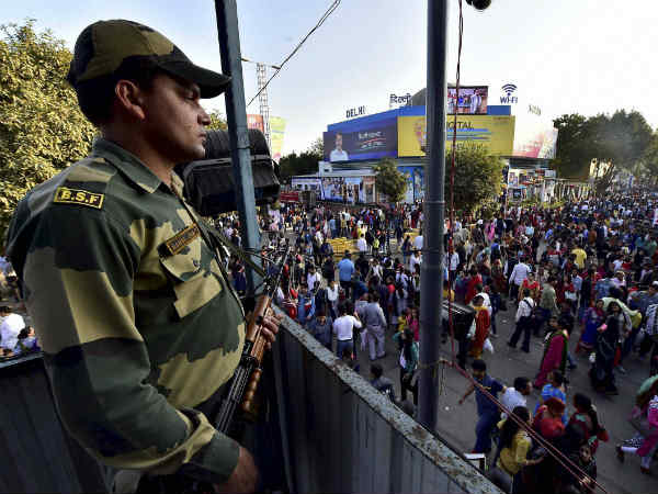 bsf-mobile-phone-app-बीएसएफ-मोबाइल-फोन-बैन-एप.jpg bsf-mobile-phone-app-बीएसएफ-मोबाइल-फोन-बैन-एप.jpg