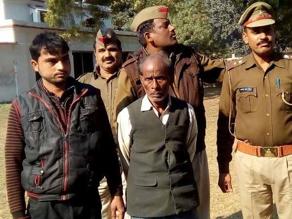 हरदोई: यूपी इलेक्शन में इस्तेमाल के लिए बना रहे थे हथियार, फैक्ट्री पकड़ी हरदोई: यूपी इलेक्शन में इस्तेमाल के लिए बना रहे थे हथियार, फैक्ट्री पकड़ी