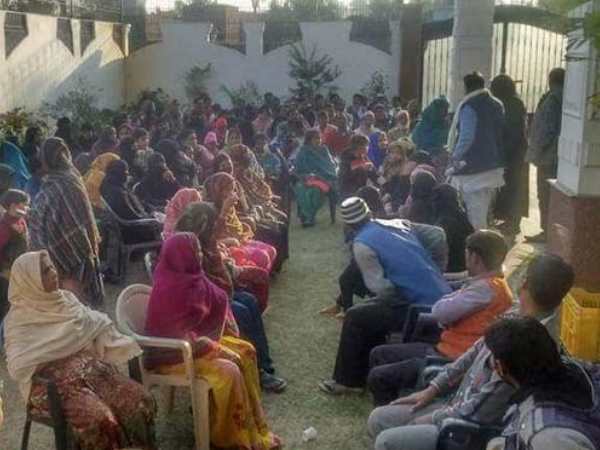 आगरा: पोस्टर्स लगाने पर सपा प्रत्याशी क्षमा जैन पर आचार संहिता उल्लंघन का केस