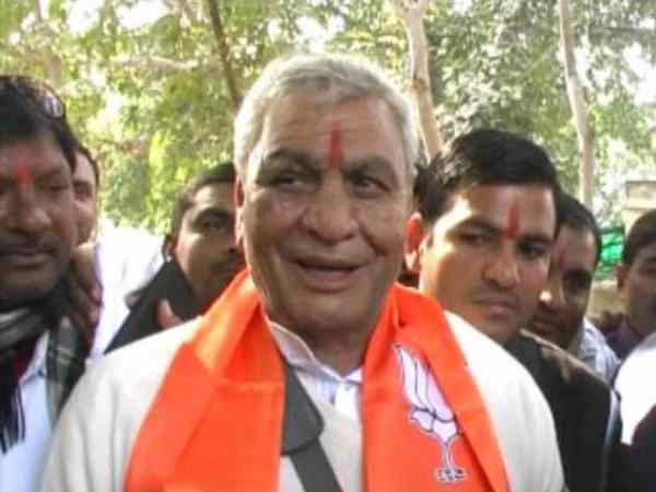 छाता विधानसभा सीट से भाजपा प्रत्याशी लक्ष्मी नारायण चौधरी ने भरा पर्चा छाता विधानसभा सीट से भाजपा प्रत्याशी लक्ष्मी नारायण चौधरी ने भरा पर्चा