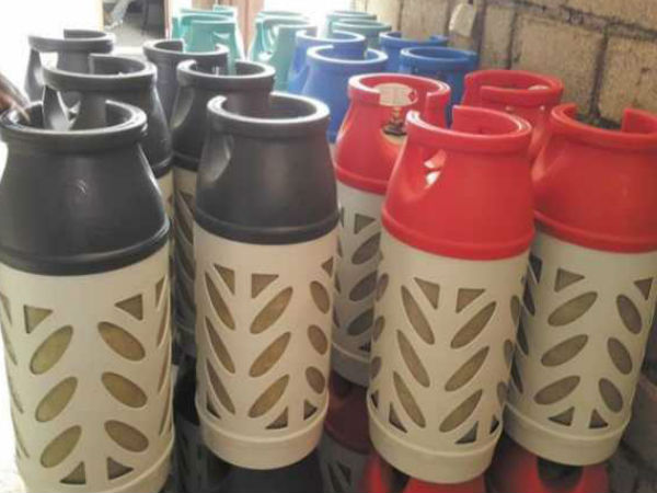 अब पारदर्शी होगा आपका गैस सिलेंडर, न होगा लीकेज या फटने का डर, लेकिन... |  Transparent LPG cylinders soon; higher price delays scheme's launch - Hindi  Oneindia